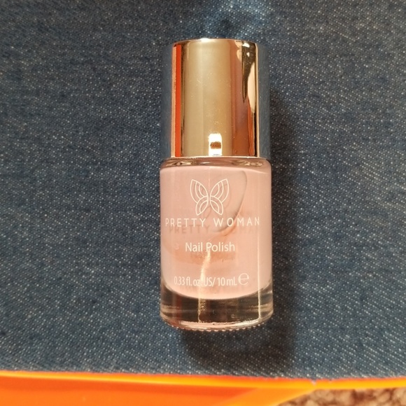 Makeup - Picture 5 of 7